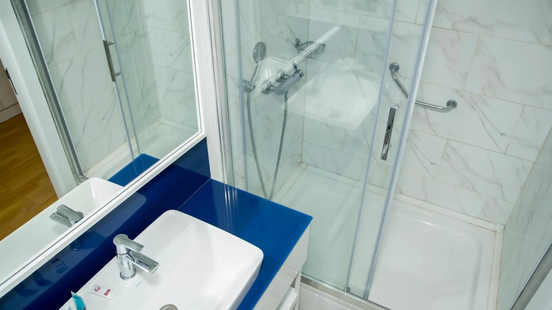 Vip Apartments N8 Batumi Hotel