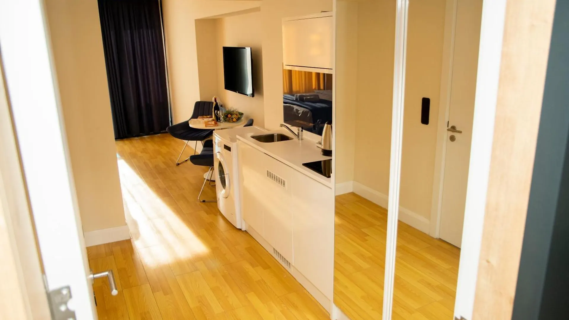 Hotel Vip Apartments N8 Batumi